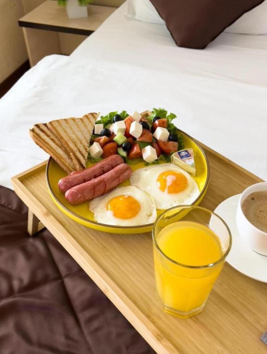 Apartment Family Hotel, караван сарай ясави